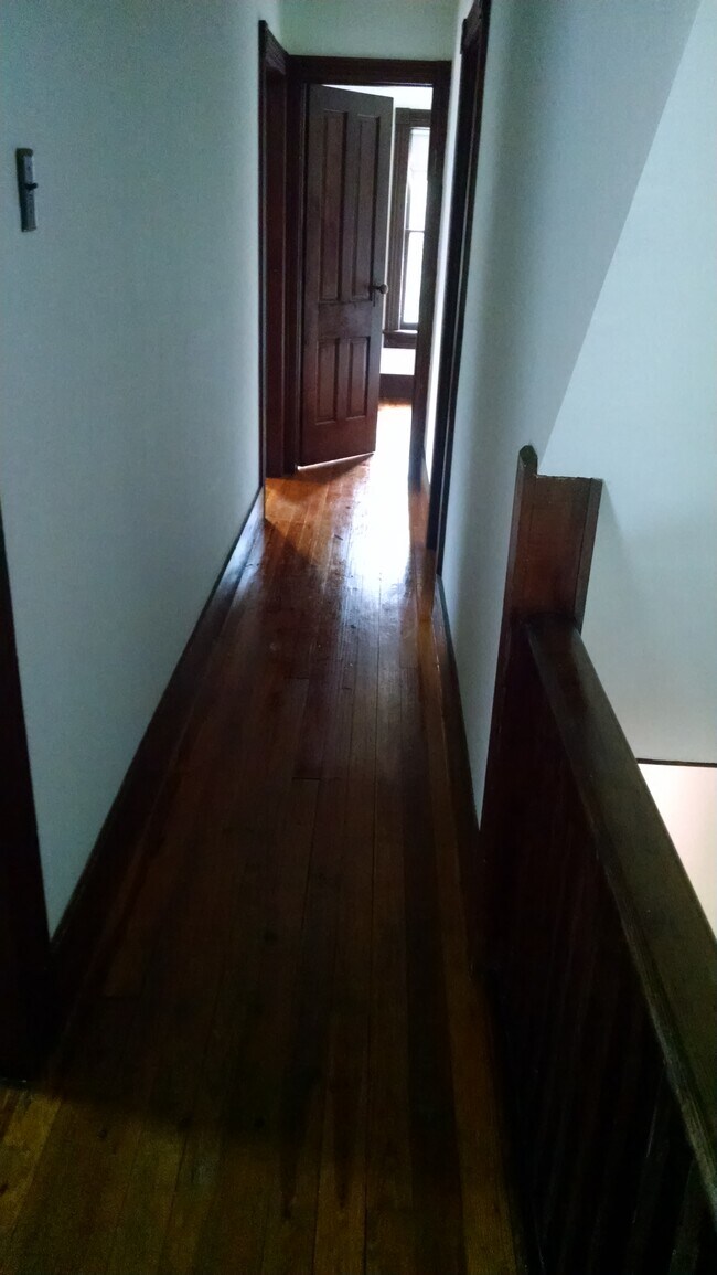 2nd floor hallway - 506 Brown St