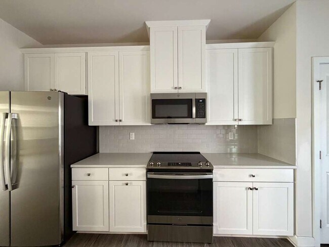 Building Photo - 216 Russell Br Ln