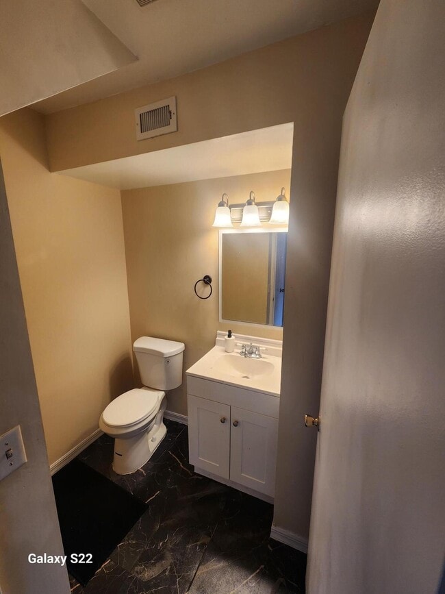 Building Photo - 5884 Dewberry Way