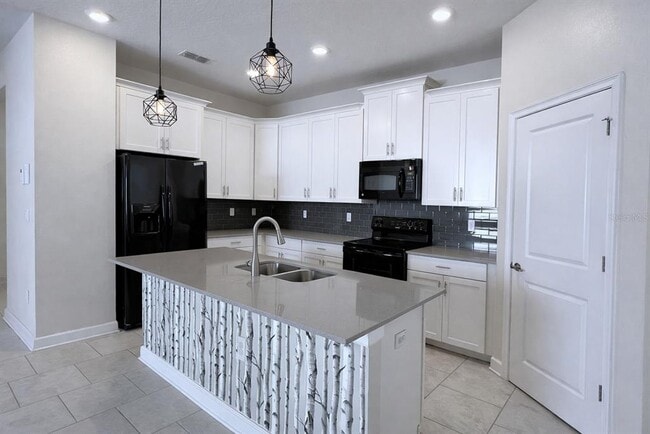 Building Photo - 3943 Cortland Dr