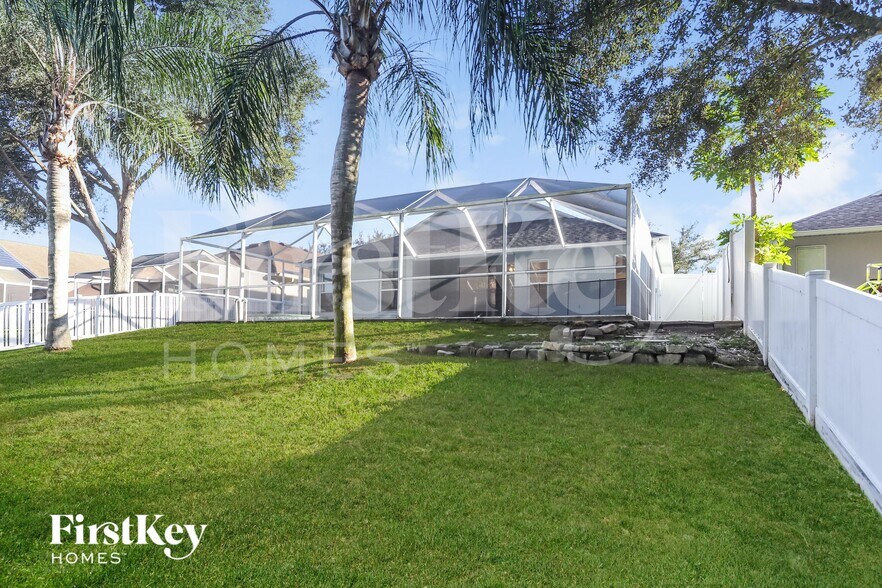 Building Photo - 9836 Laurel Ledge Dr