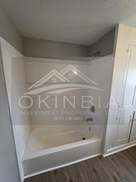 Building Photo - 713 W Hillcrest Ave