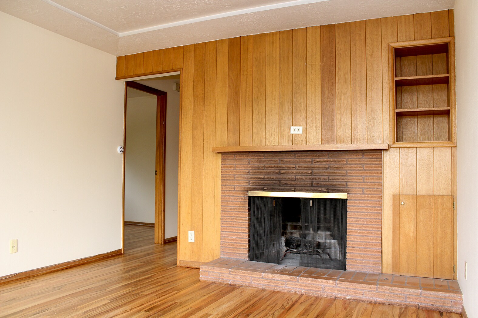 Building Photo - 126-140 NE 59th Avenue