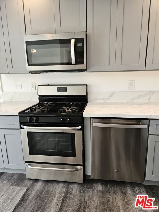 Building Photo - 1219 W 47th St