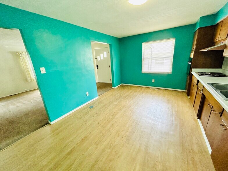 Spacious kitchen - 3131 Hassler St
