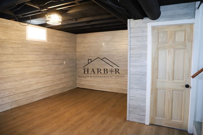 Building Photo - 3 Bedroom Single Family Home in SE Rochester