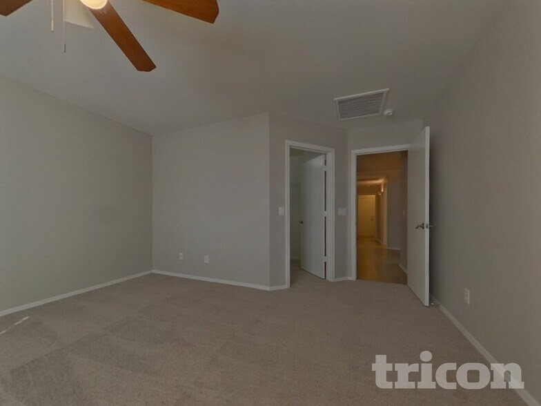 Building Photo - 23943 W Hadley St