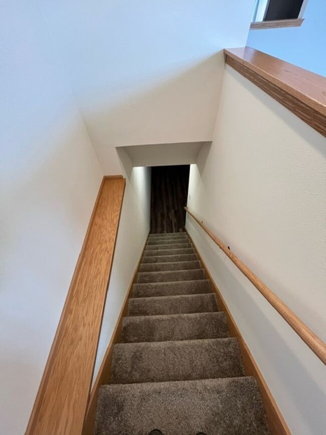 Building Photo - 517