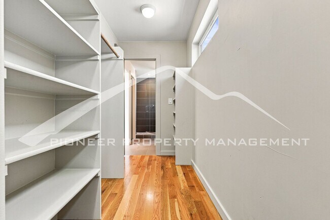 Building Photo - 3625 Mariposa St