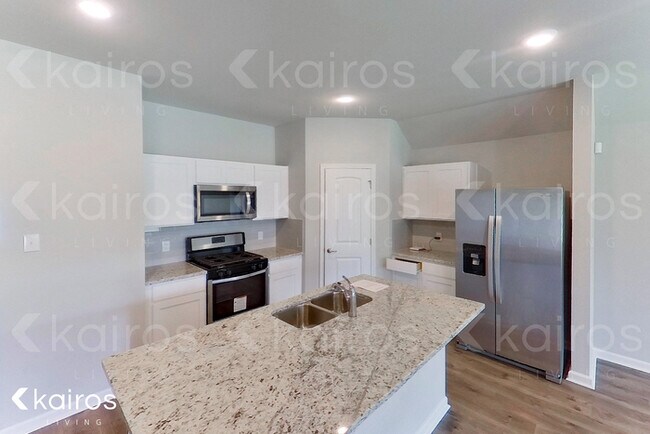 Building Photo - 118 E Broussard St