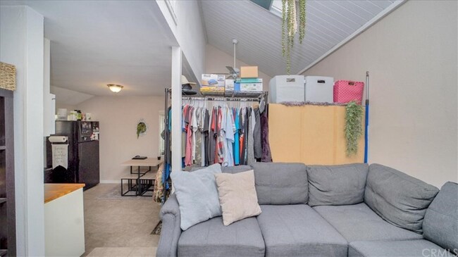 Building Photo - 1545 N Monterey Ave