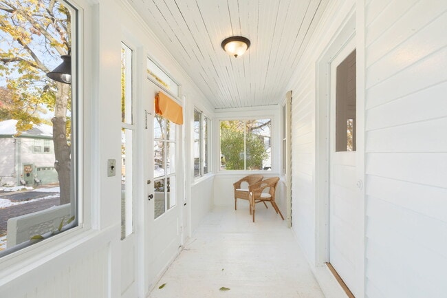 Building Photo - 331 Granby Rd