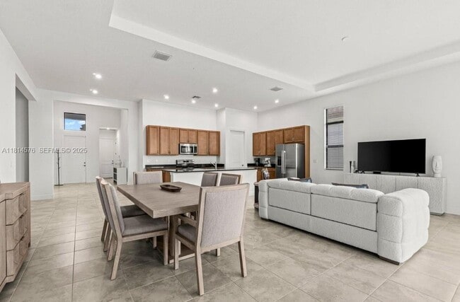 Building Photo - 11356 SW Pietra Wy