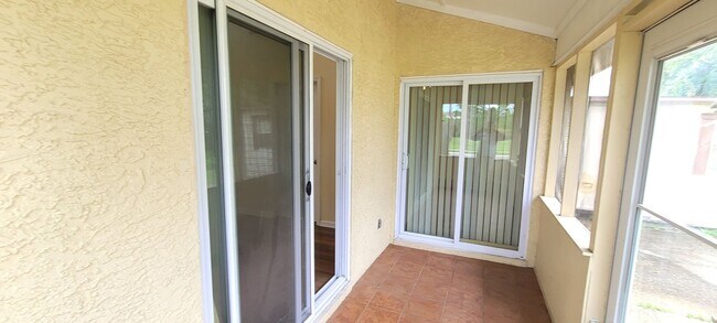 Building Photo - Venetian Villa 2 Bedroom 2 Bath 2 Car Garage w/Waterview!