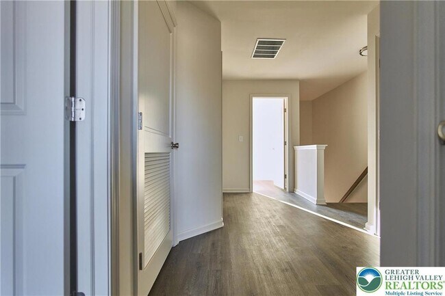 Building Photo - 6639 Stein Way
