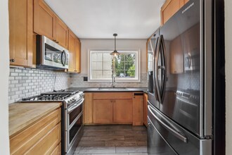 Building Photo - 1040 N Capitol Ave