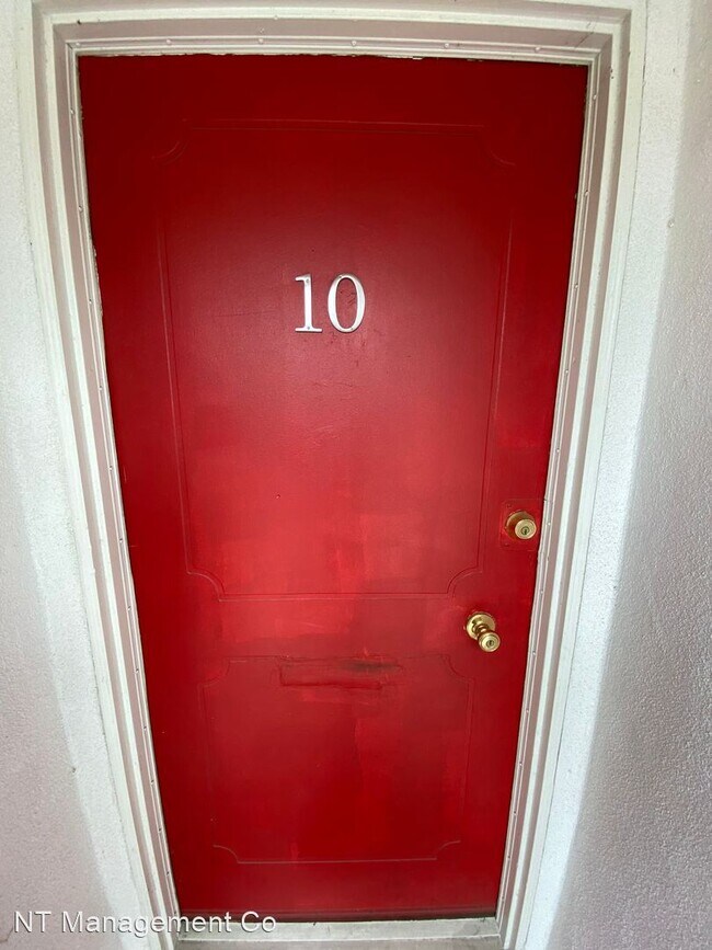 Building Photo - Studio, 1 bath Apartment - 3601 Keystone A...