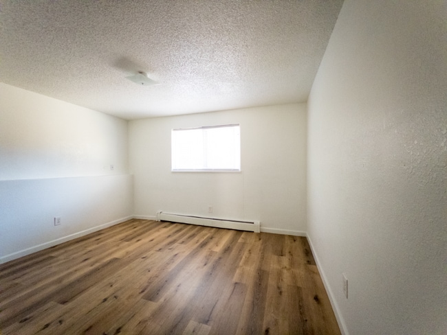 Building Photo - 2136 Friendship Pl