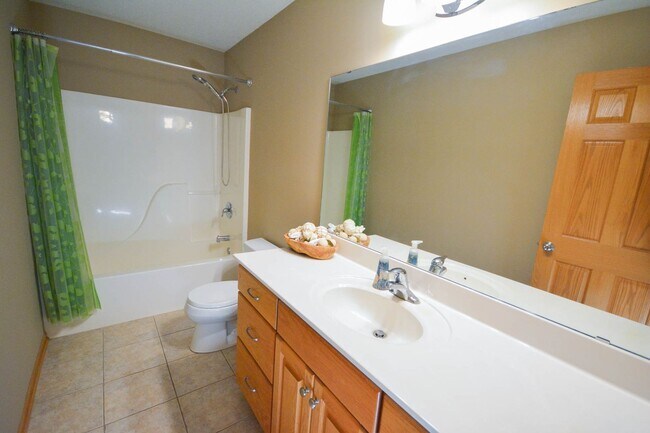 Building Photo - Incredible home in desirable Hart Farms location!