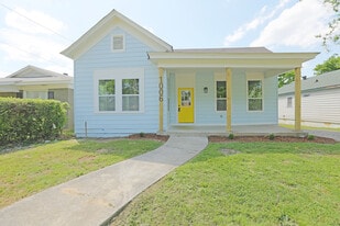 Building Photo - 1006 S Cross St