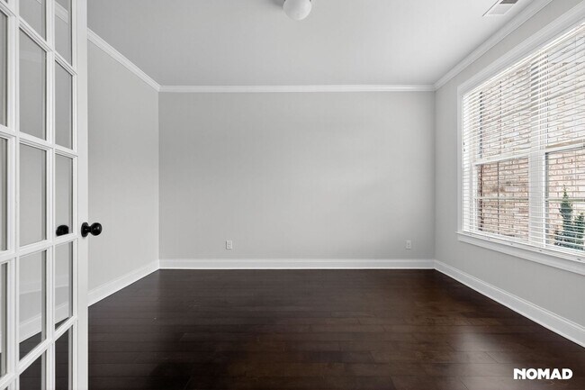 Building Photo - Spacious 5BR House in Buford