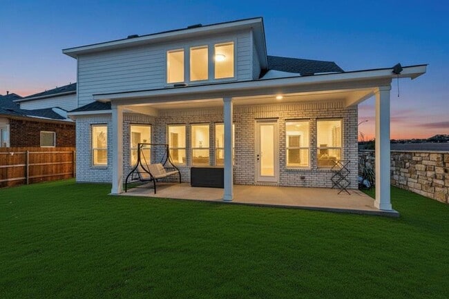 Building Photo - 2121 Lolo Ln