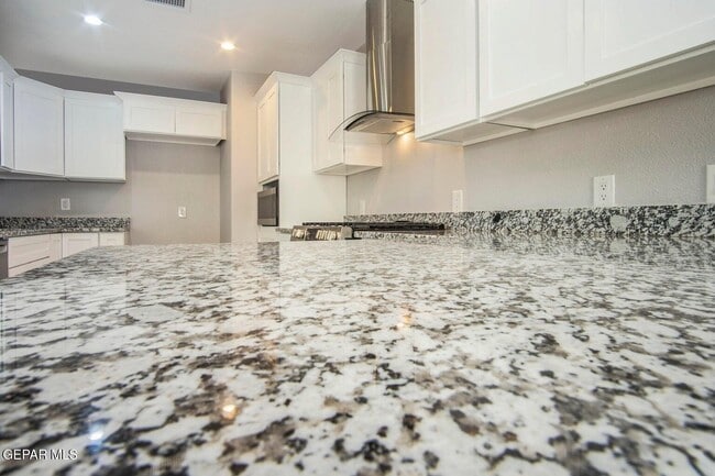 Building Photo - 5837 Marlin Dr