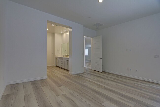 Building Photo - New Home in Summerlin 55+ Community