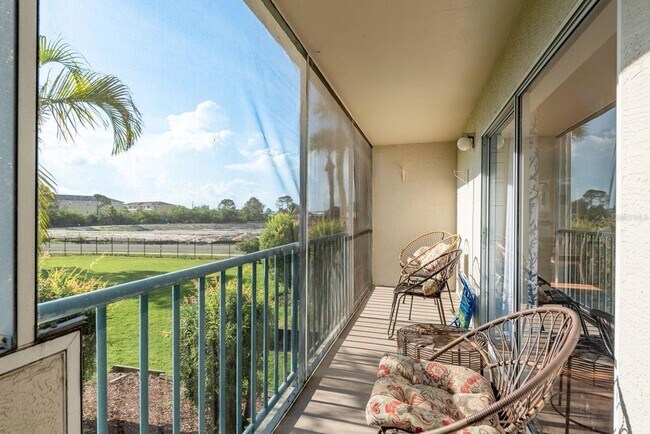 Building Photo - 5557 Sea Forest Dr
