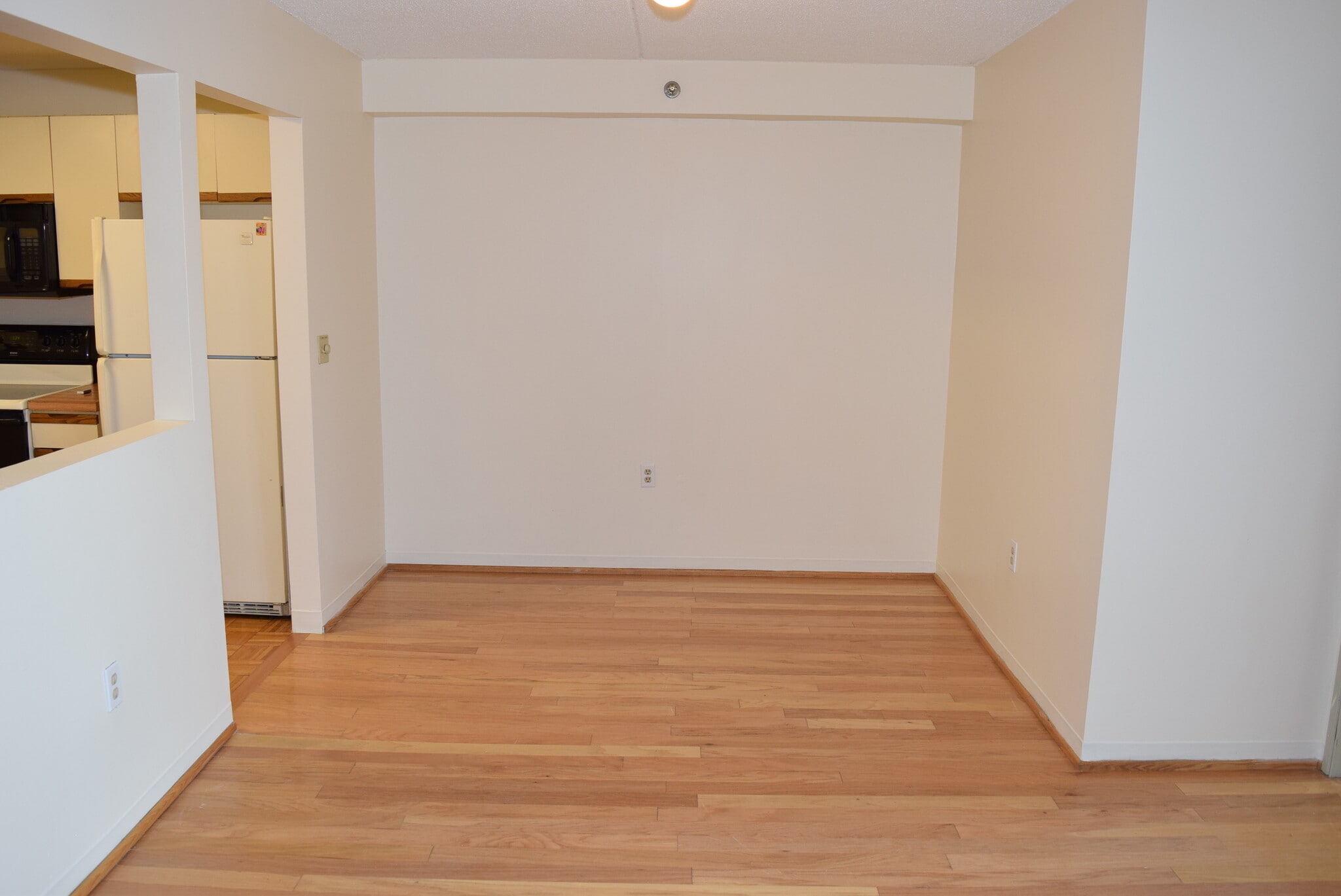 Building Photo - 200 Cove Way