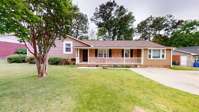 Building Photo - 3 Bedroom with 2 Living Rooms & finished b...