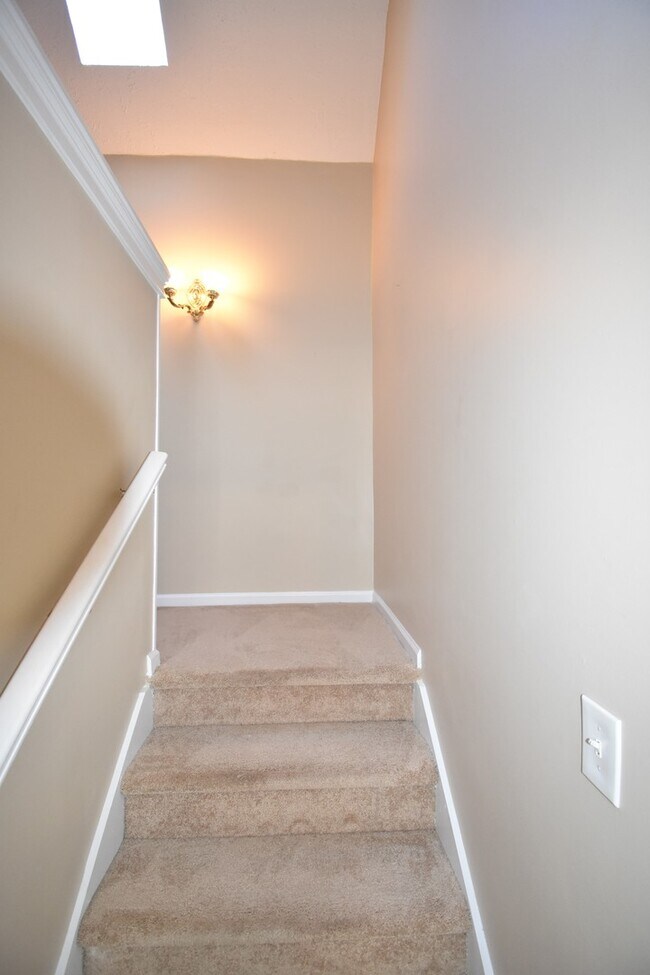Building Photo - 5607 Walking Trail Way