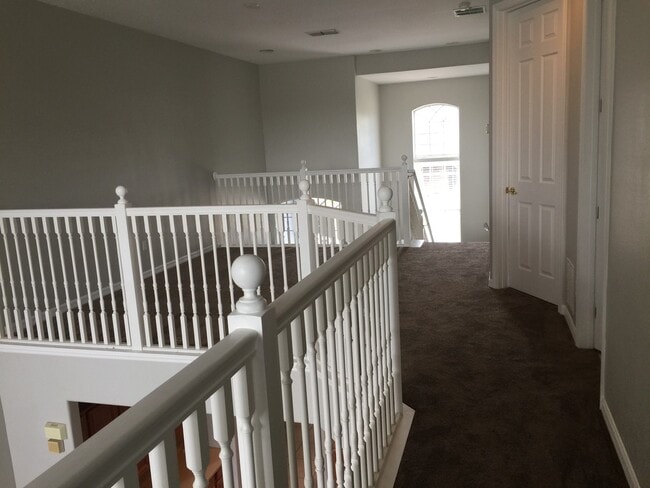 Building Photo - Updated 3 Bedroom Townhome in the Arbor Meadows Gated Community