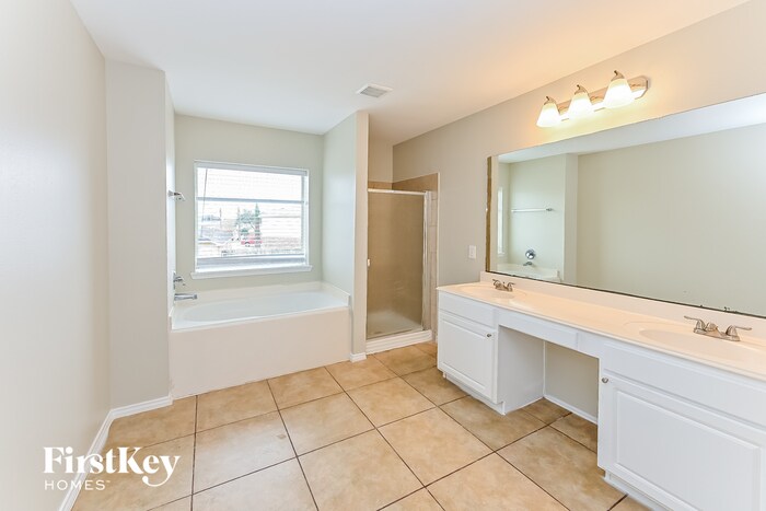 Building Photo - 7230 Wimberly Oaks Ln