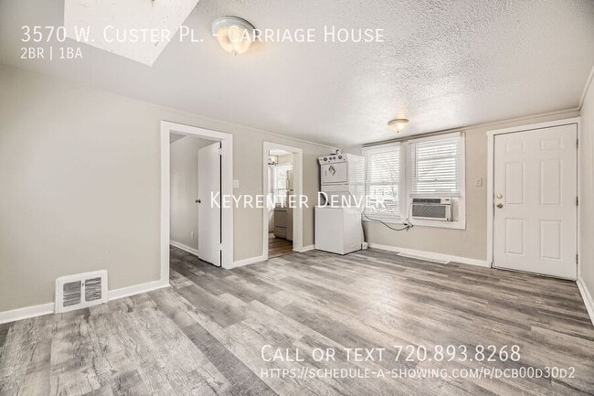 Building Photo - "Modern 2-Bedroom Carriage House in the He...