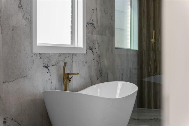 Building Photo - 407 Thunder Rd