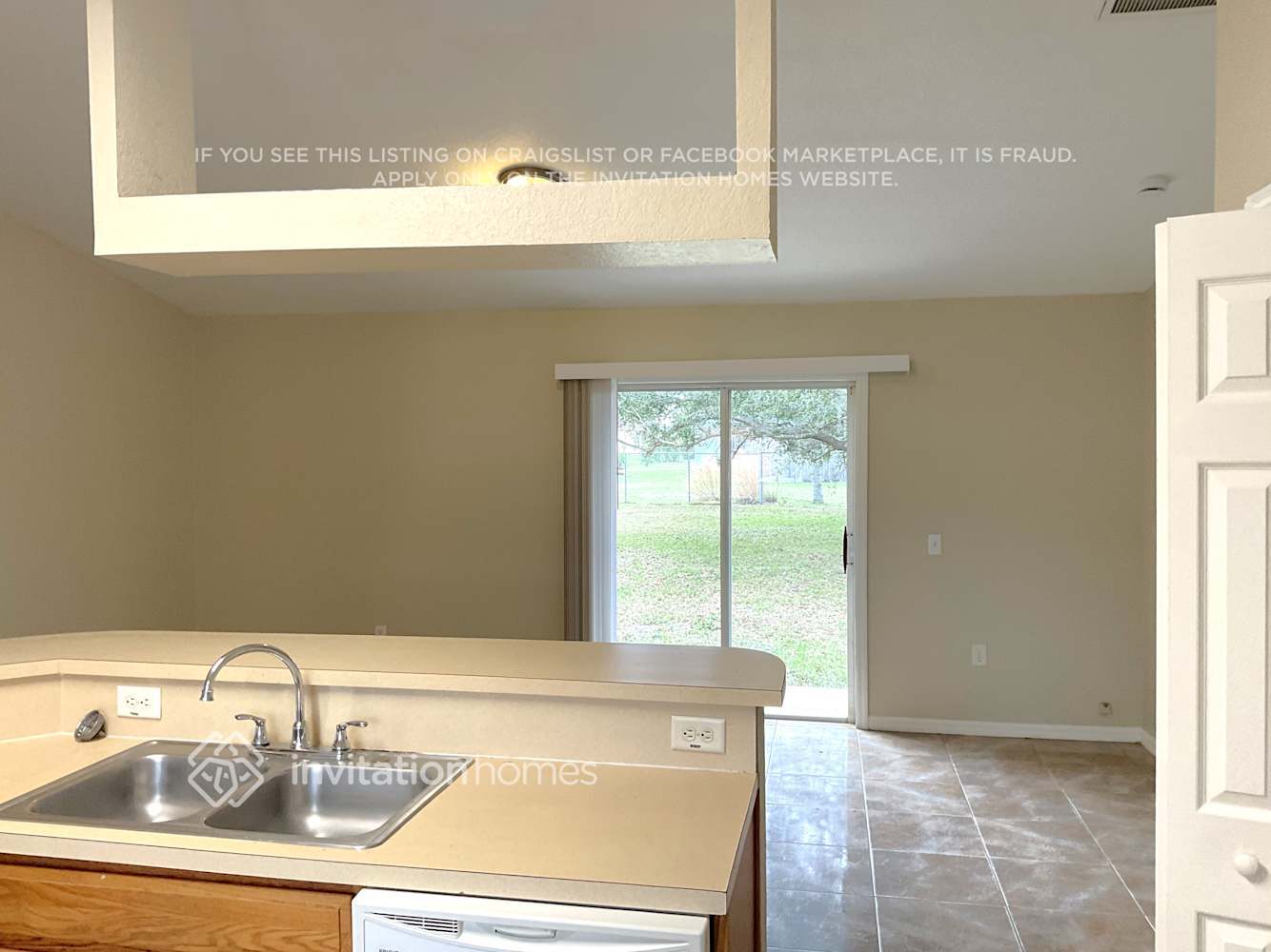 Building Photo - 627 Parakeet Ct