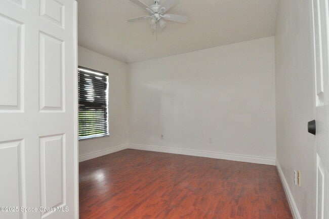 Building Photo - 911 Eldron Blvd SE