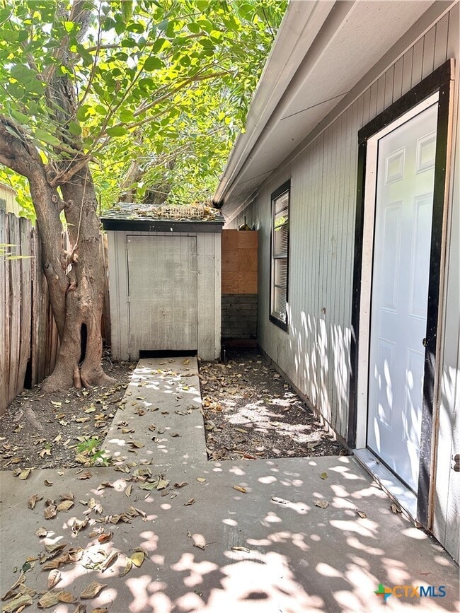 Building Photo - 614 Mill St