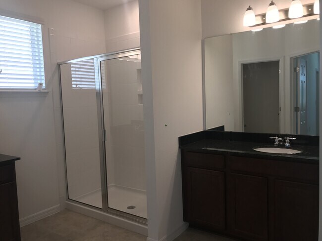 Building Photo - 12886 Westside Vlg Lp