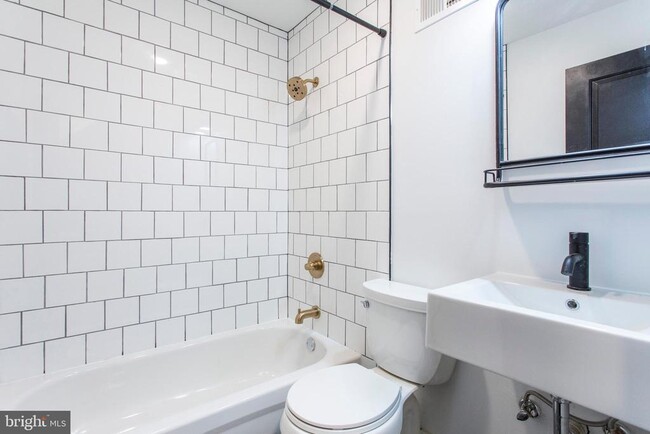 Building Photo - 2120 Ellsworth St