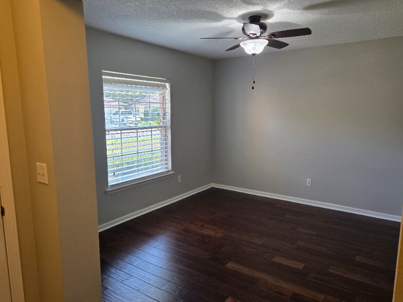 Building Photo - 3867 Chapelgate Rd