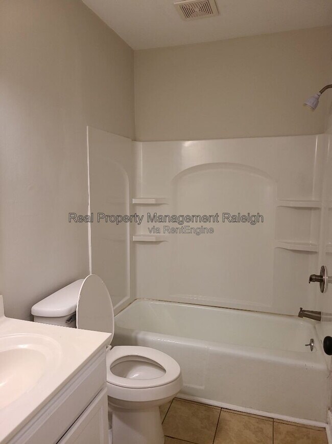 Building Photo - 1004 Sandlin Pl