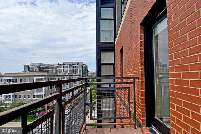 Building Photo - 2101 11th St NW