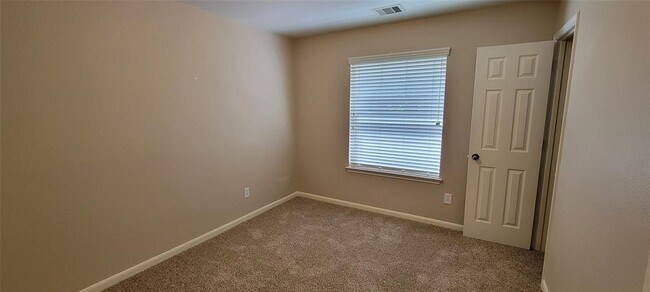 Building Photo - 98 S Regan Mead Cir