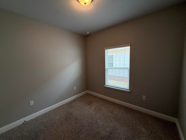 Building Photo - 491 Lightning Bug Ln