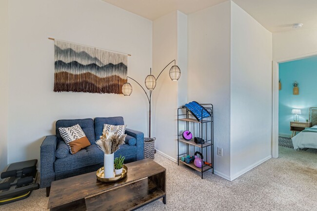 Building Photo - Peaceful 2BR Retreat Near Bobolink Trail