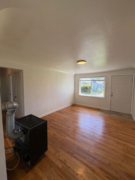 Building Photo - 591 W Sherman St