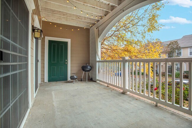 Building Photo - Lenox Village 2 Bedroom