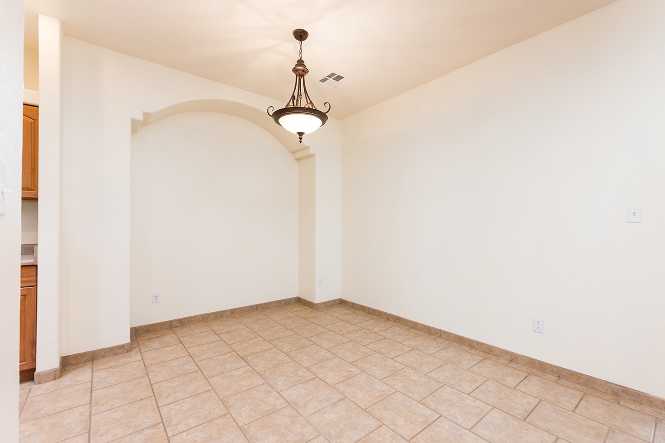 Building Photo - 2375 Saturn Cir